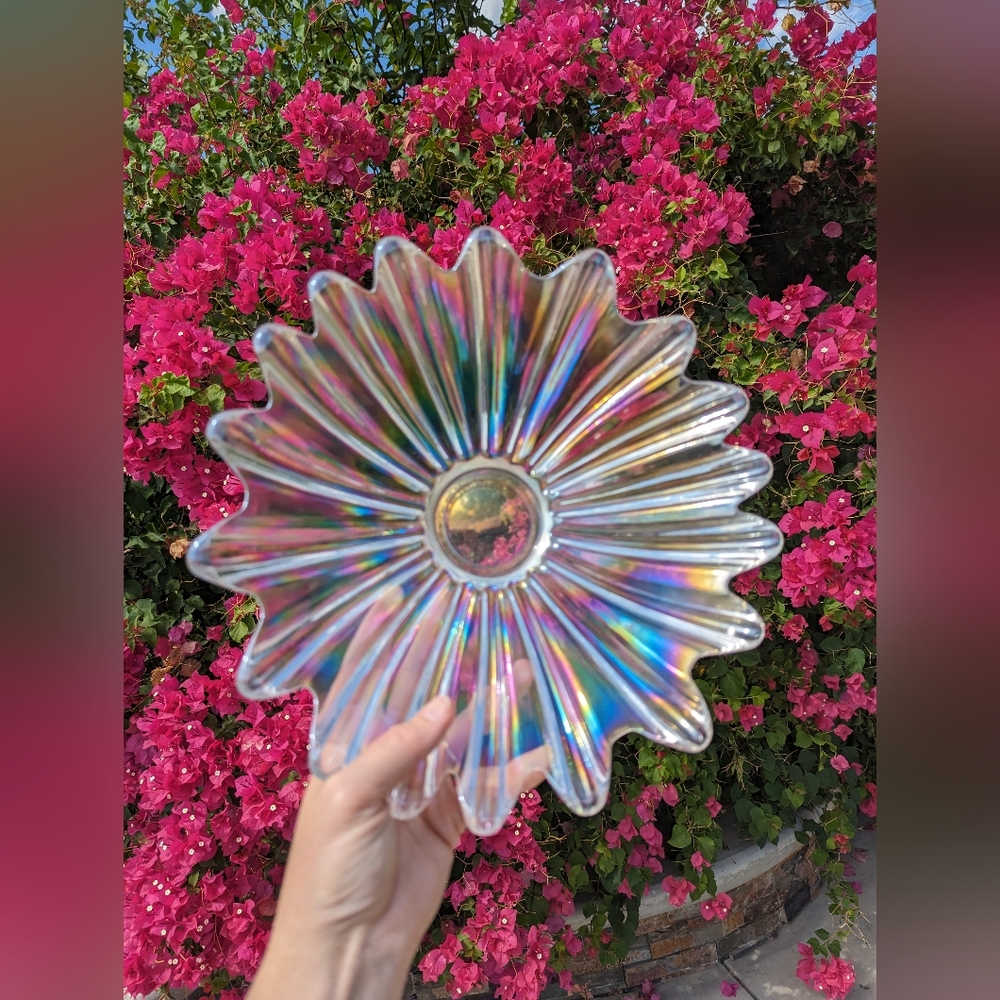 Gorgeous Vintage Federal glass iridescent carnival Glass bowl